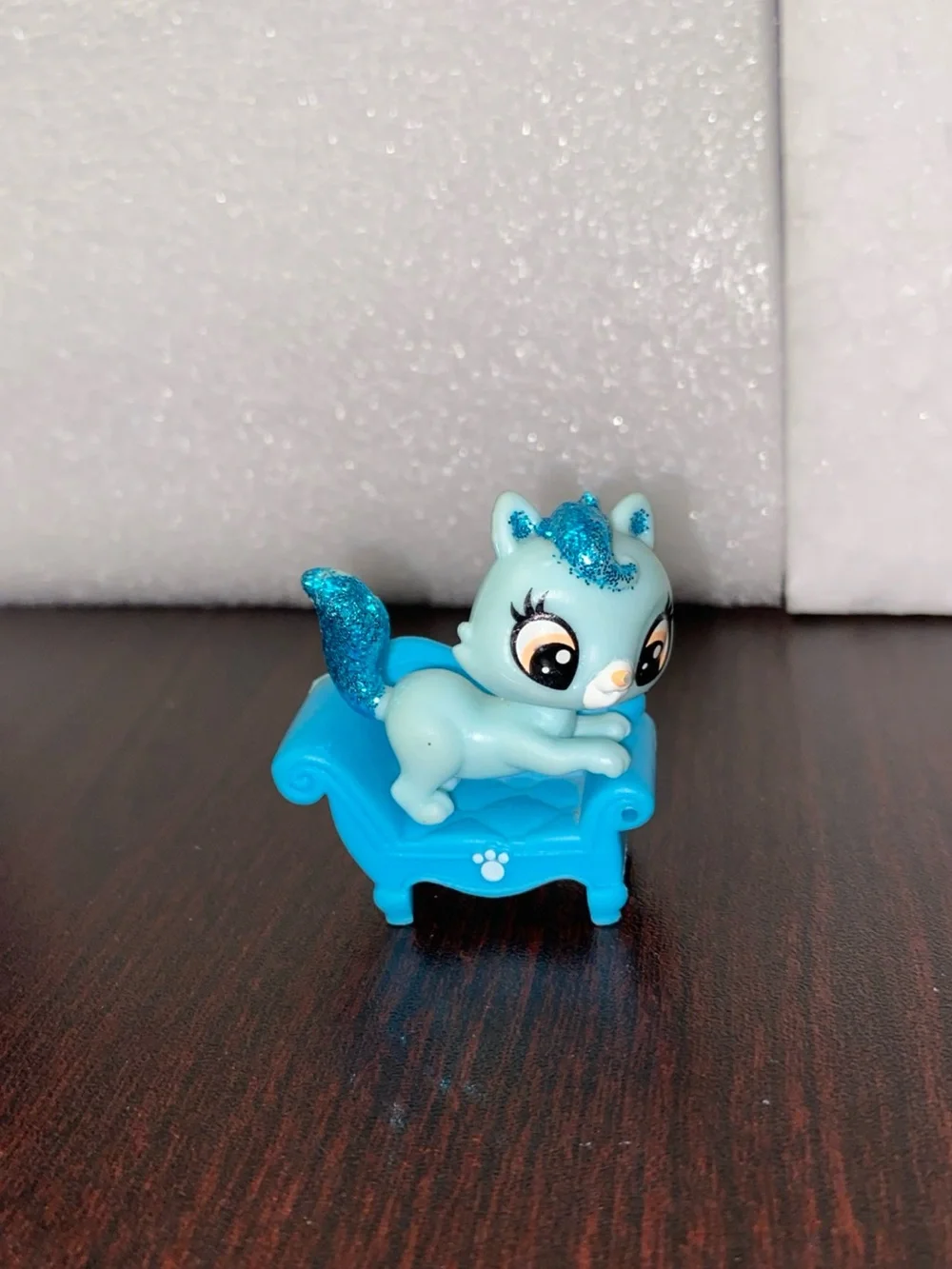 Littlest Pet Shop Blue Glitter Kitten on Bright Blue Chair